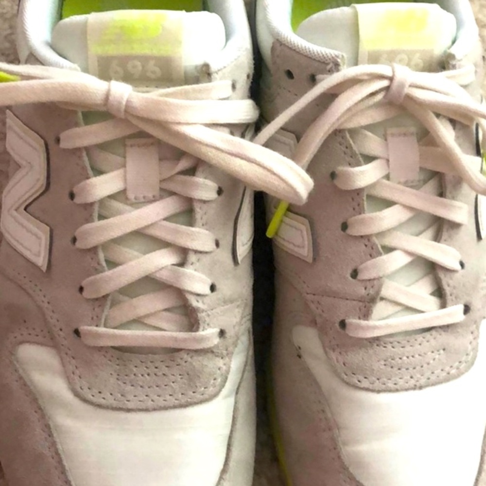 New Balance 696 sneakers